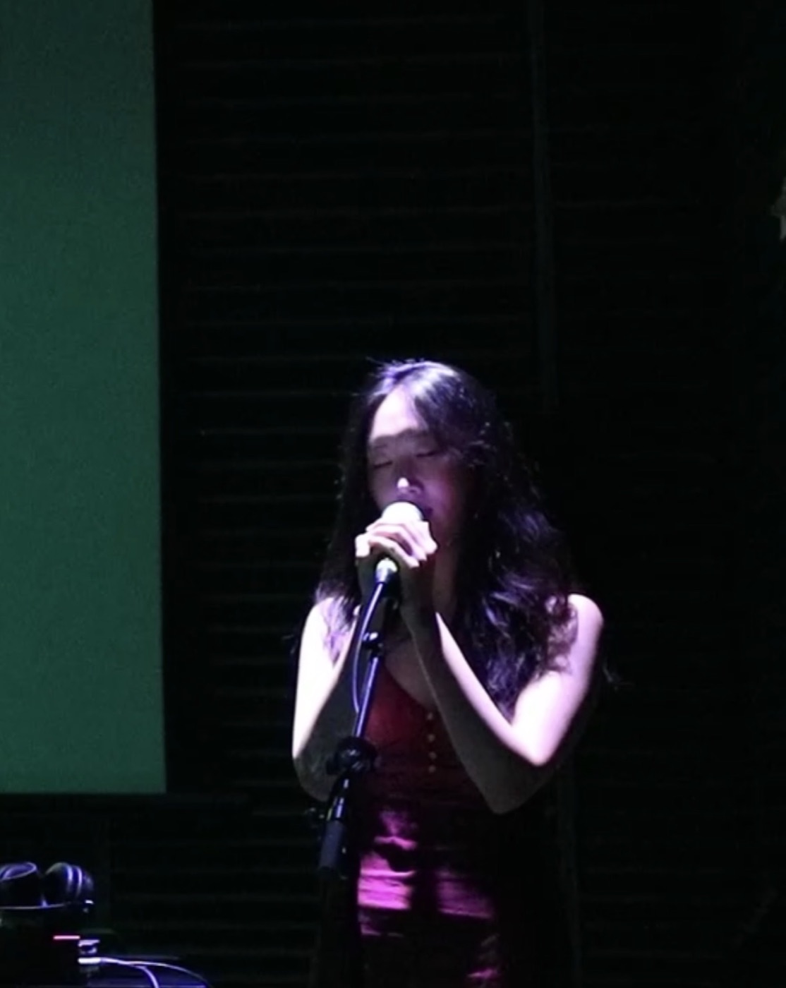 River Haeun Lee singing an original song live